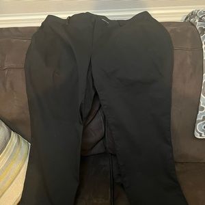 Men’s slightly used black 36 w 30 L
inc international slim fit dress pants